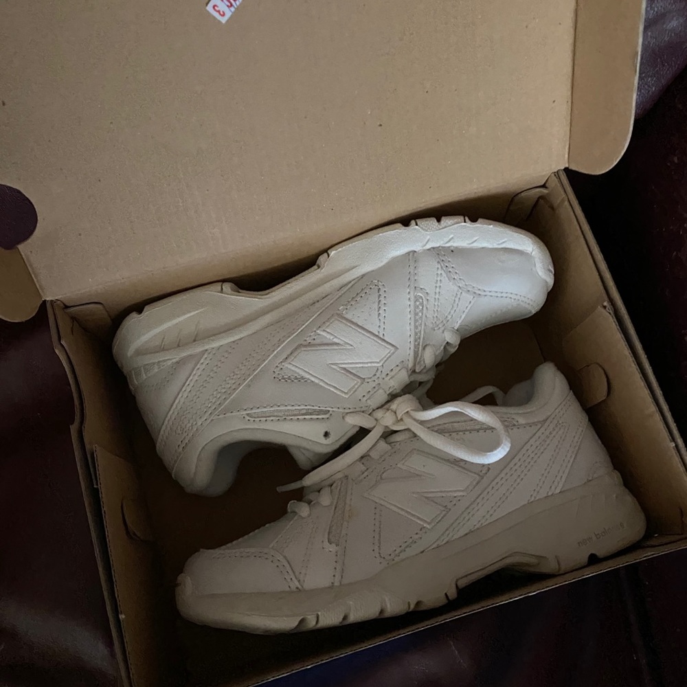 Unisex kids size 10 shoes